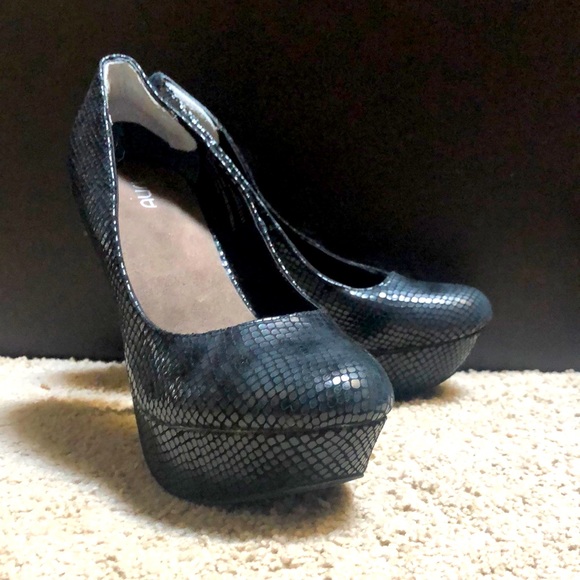 Auri snake skin print platform pump. - Picture 1 of 7